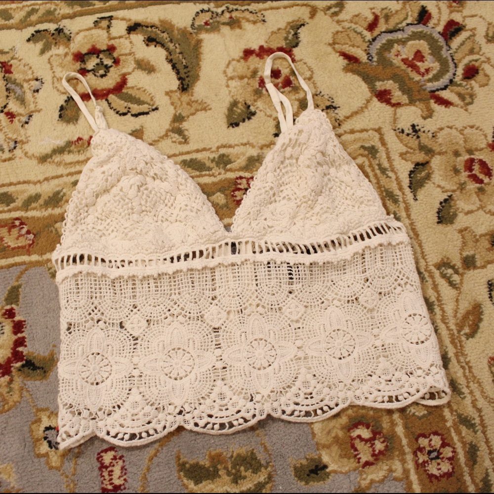 Kendall & Kylie Cream Crochet Lace Crop Top